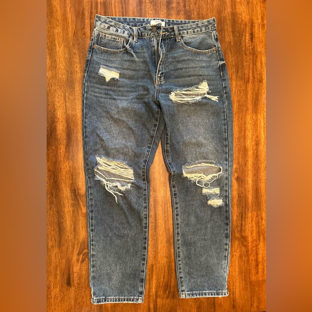 Forever 21 Destroyed Boyfriend Fit Jeans Size 29